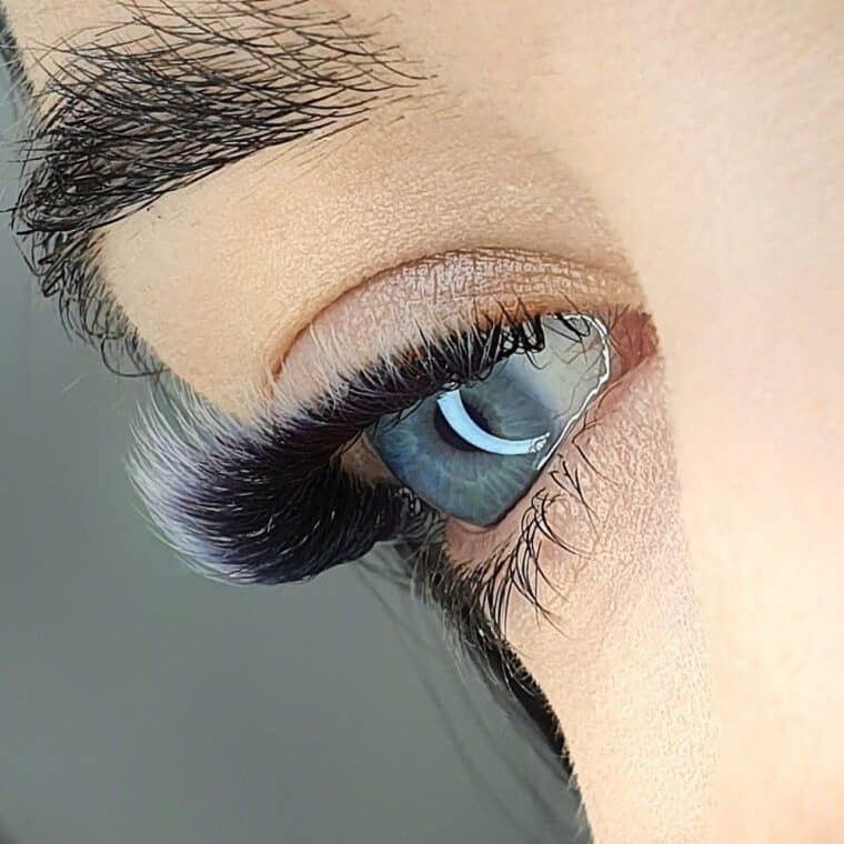 קורס הלחמת ריסים צבעונית