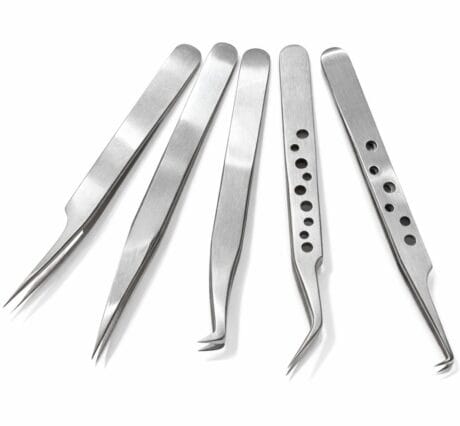 פינצטה להלחמת ריסים